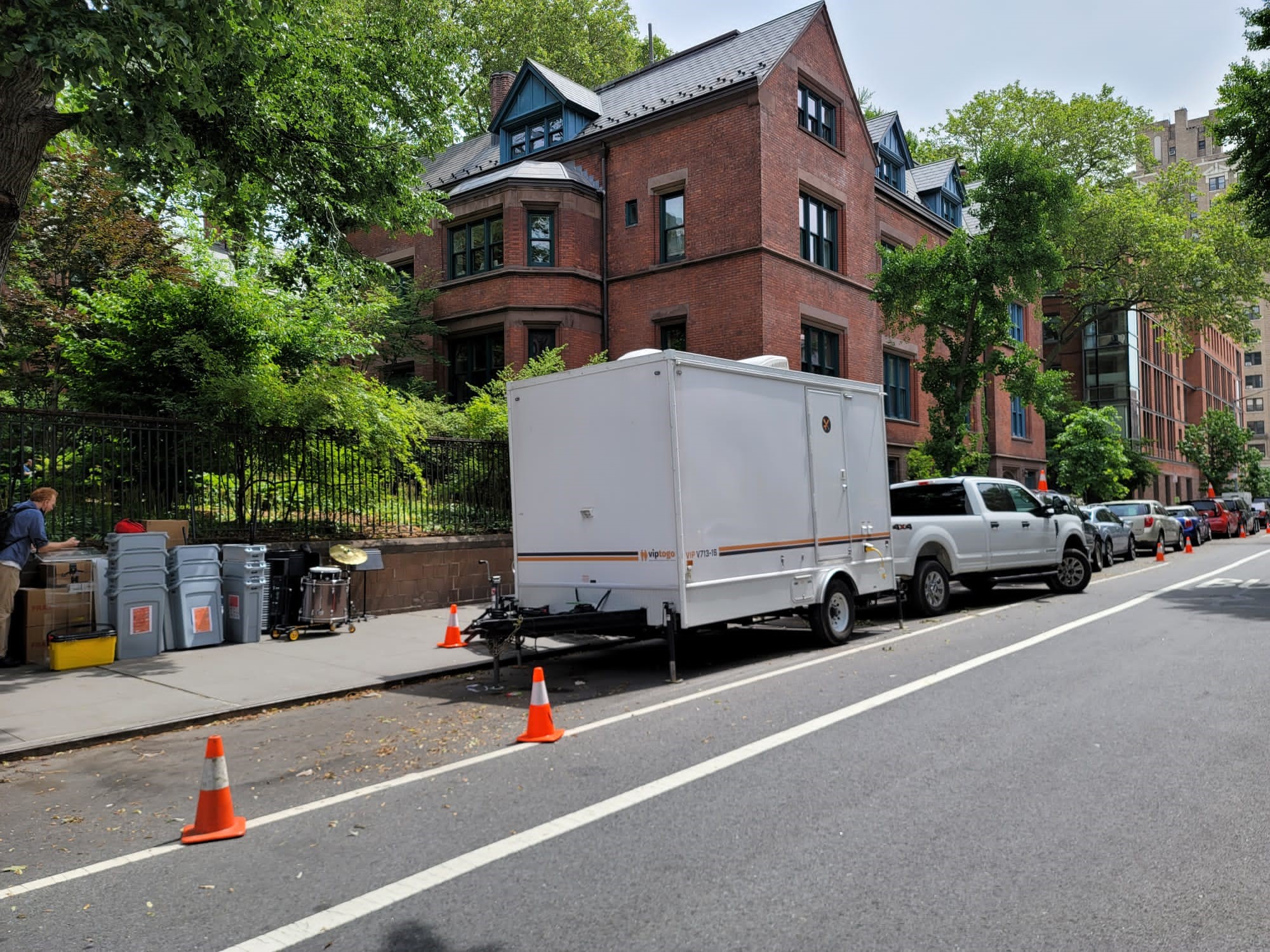 Restroom trailer rental at parade in NYC