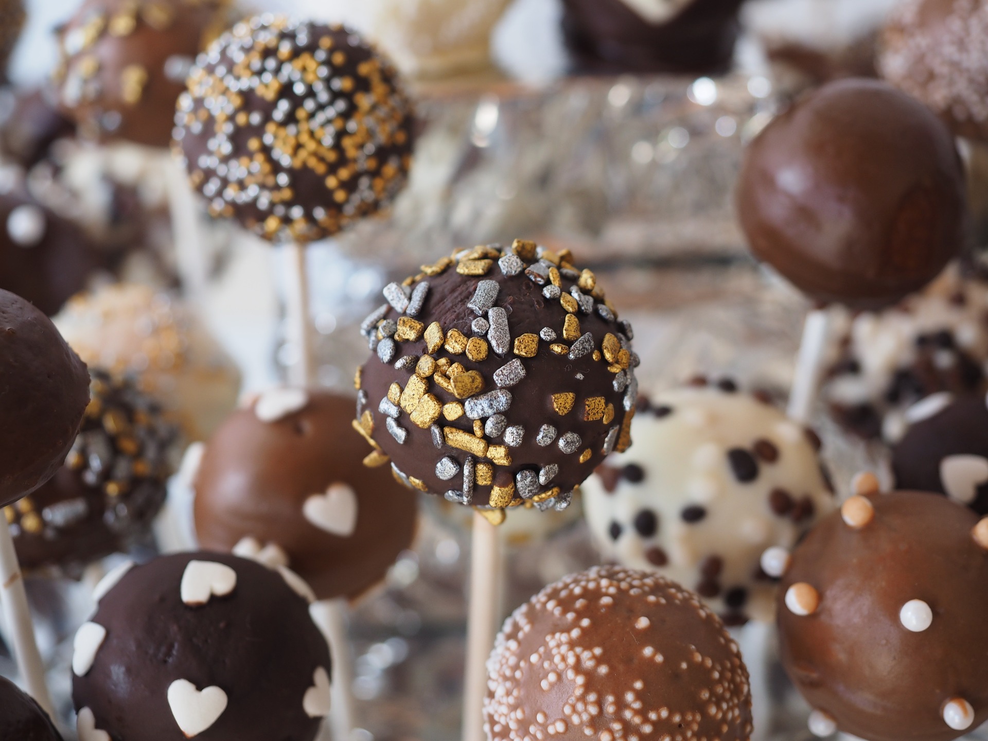 cake pops add to event table decor