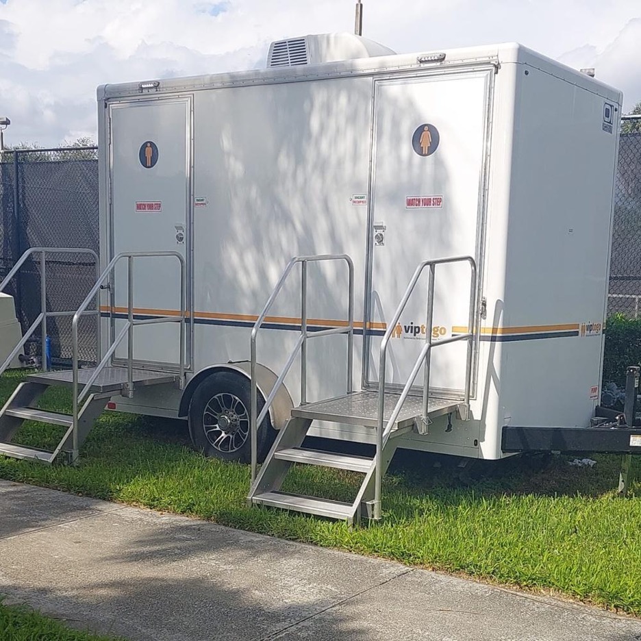 luxury porta potty rental