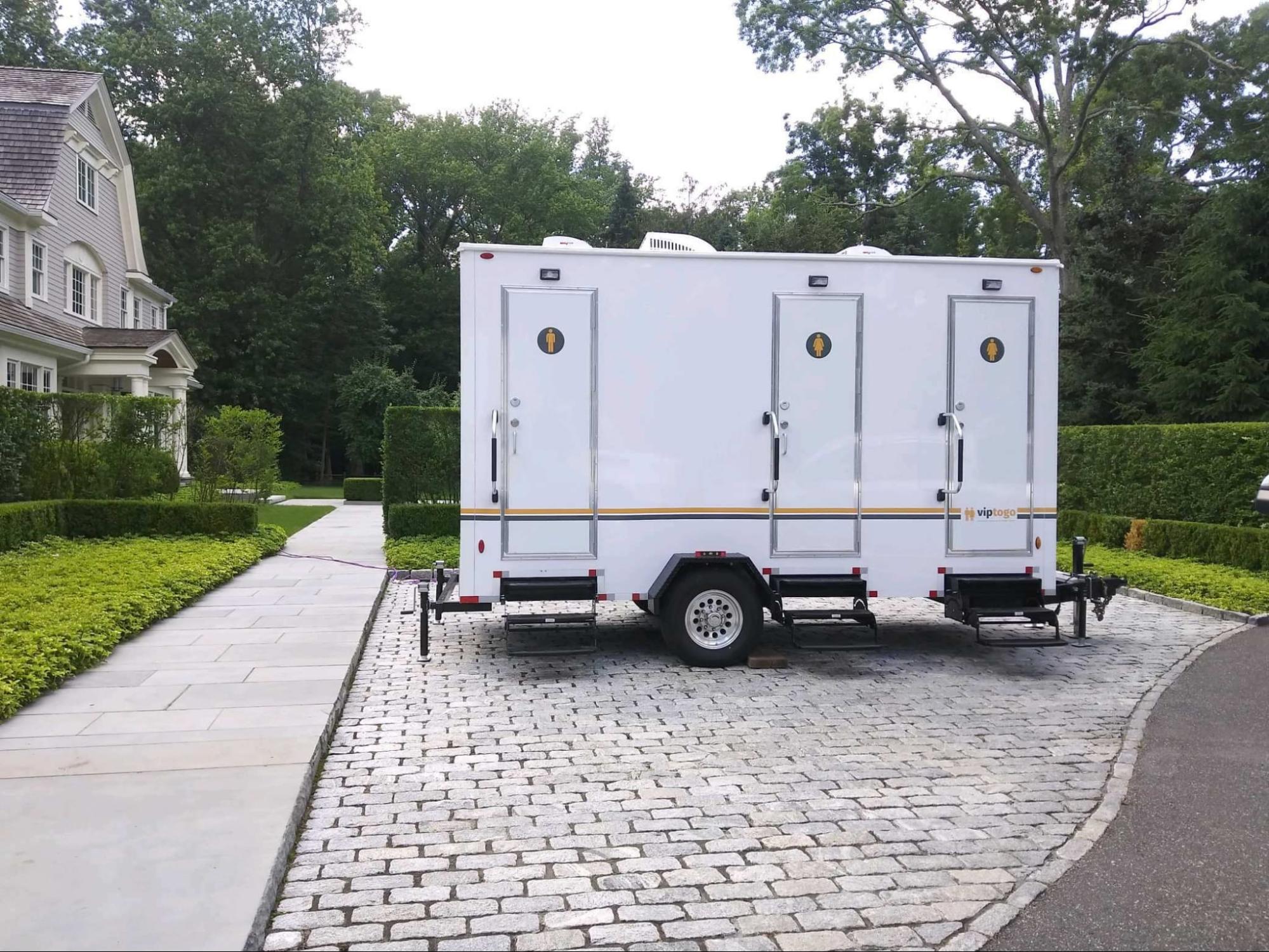 wedding restroom trailer to accommodate wedding schedule and guests