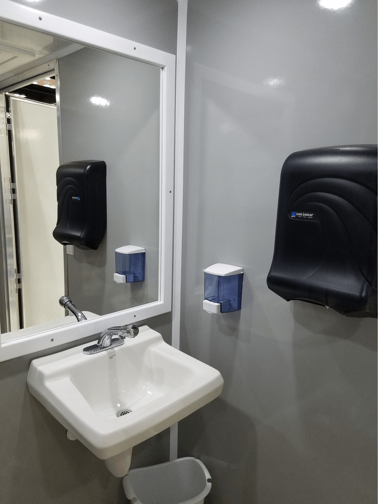 sink a portable handicap trailer