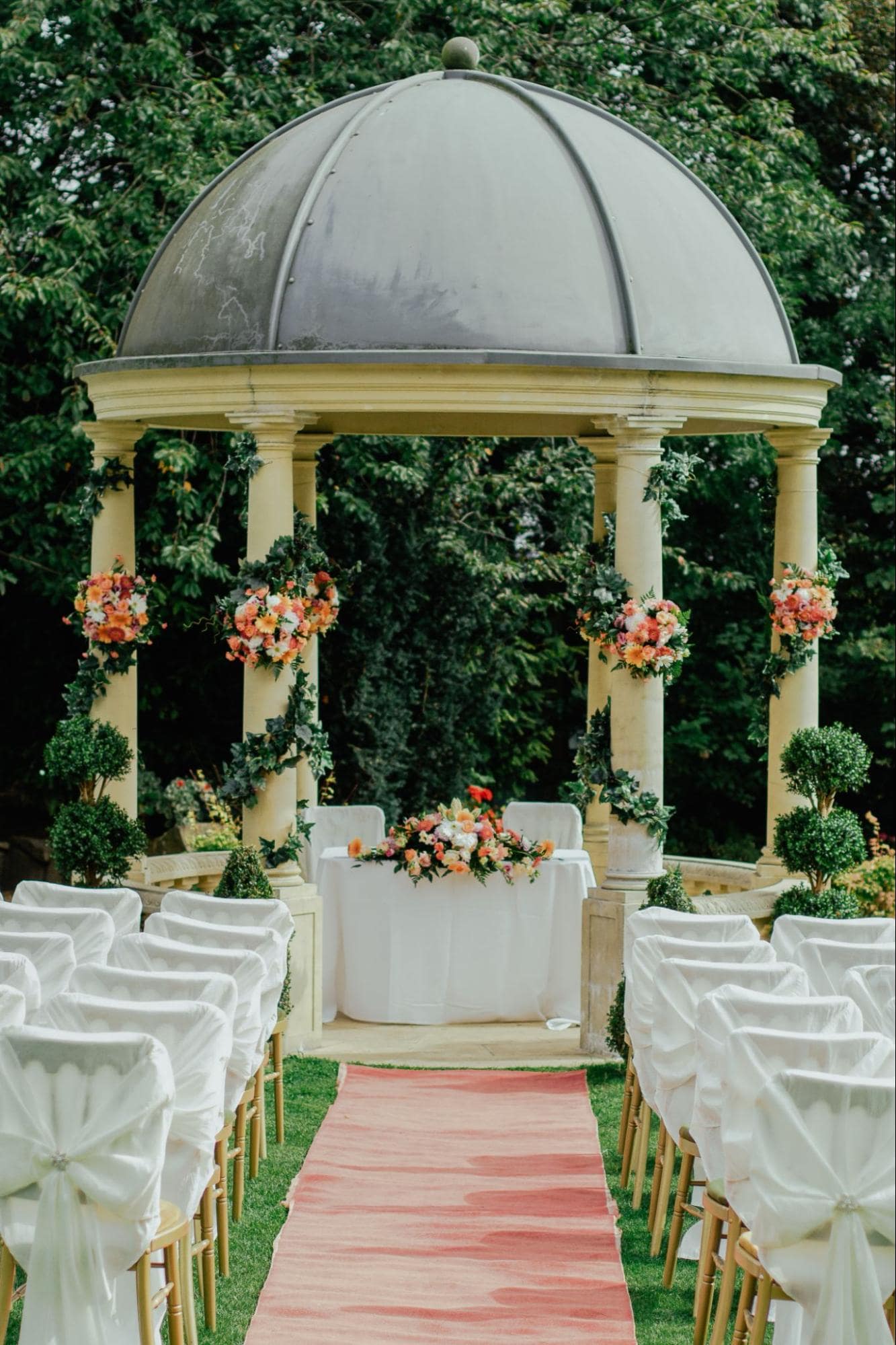 setup for outdoor wedding