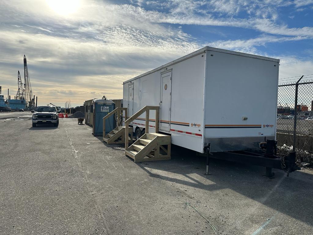 Restroom trailer rental near Nashville construction site