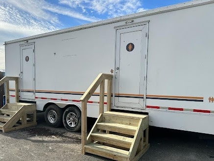 VIP To Go’s restroom trailers for road construction workers VIP To Go’s restroom trailers for road construction workers